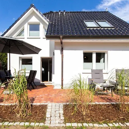 Kleine Strandhaus Шарбойц