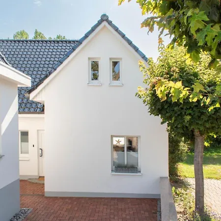 Kleine Strandhaus Дом отдыха *