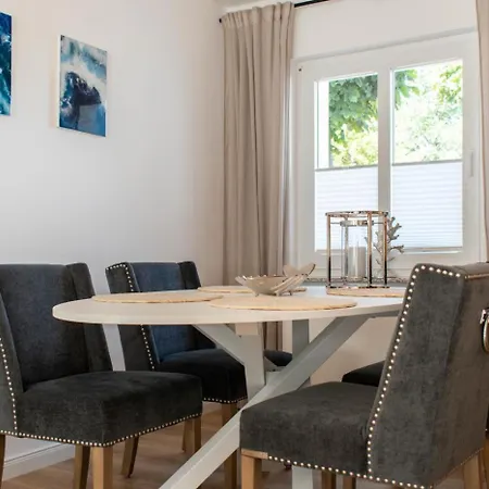 Kleine Strandhaus Дом отдыха Шарбойц